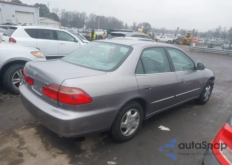 2000 Honda Accord 2.3 Ex from USA, damaged, VIN 1HGCG5653YA054389